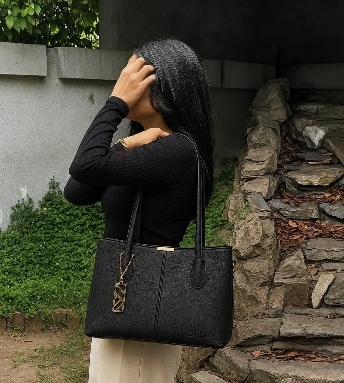 Everyday Elegance Black